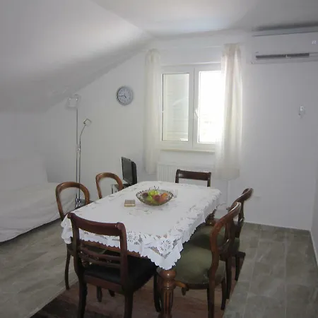 Villa Daan Račišće